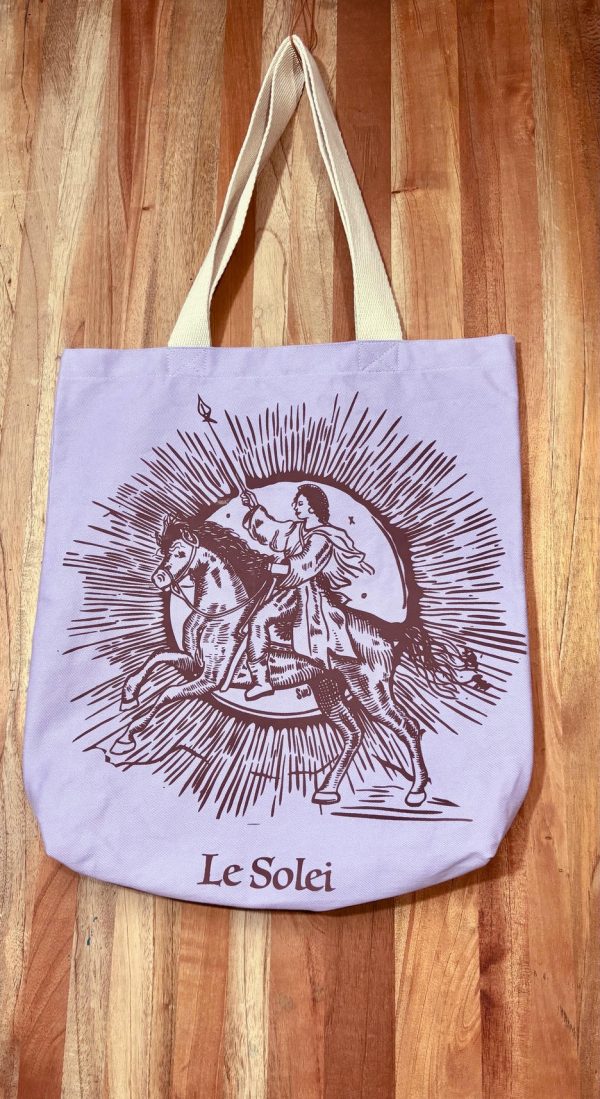 Explora nuestra colección de tote bags de dril con diseños de autor. Bolsos hechos con amor, arte original y la resistencia del dril. ¡Lleva una pieza única!